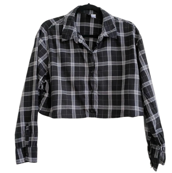 52. DIVIDED Cropped Plaid Button Front Longsleeve Black & White - Picture 1 of 3